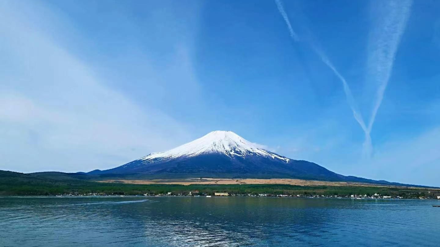 富士山を仰ぐ双湖巡りの旅